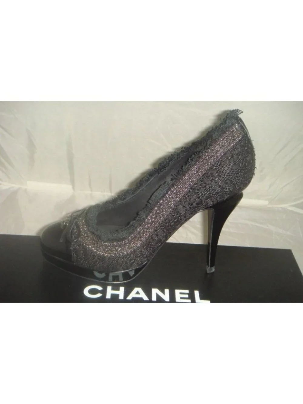 Chanel Black Tweedy Interlocking CC Logo Platform Pumps Size 37.5 New In Box